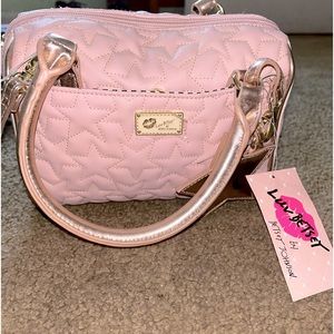 Love Betsey Blush Lbharlet